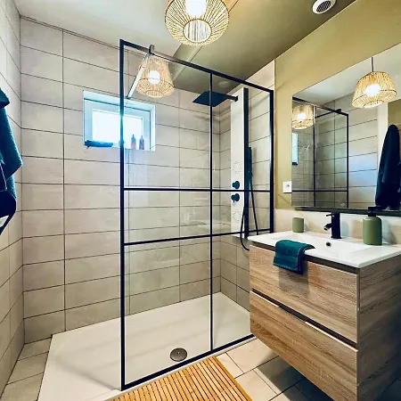 Nyaraló Felin Pour L'autre -